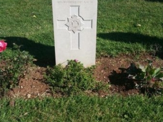 14. Luxton, A.E. Pte 345919 (Photo: Nader Habash / CWGC)
